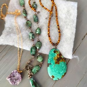 Beautiful amethyst necklace with gold chain